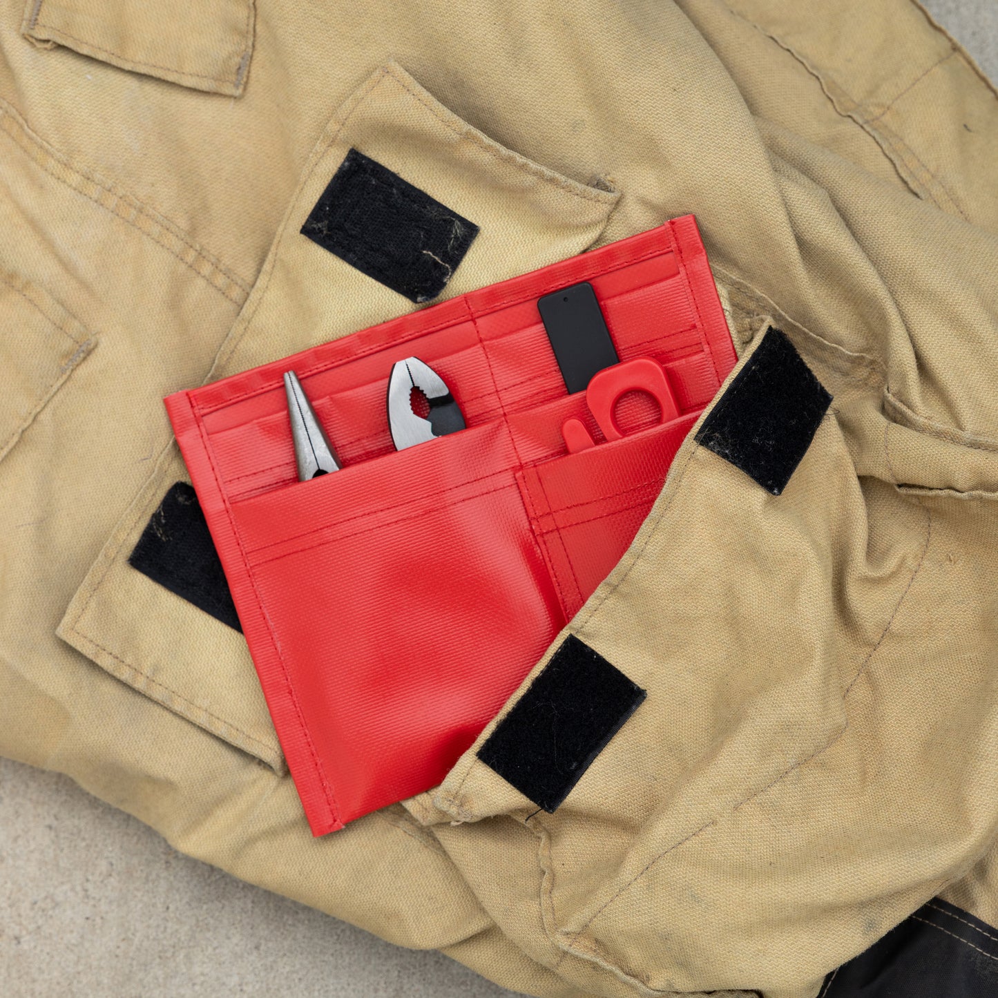 Firefighter 5 Pocket Tool Pouch with Gift Pack inc. Shove Knife & Seatbelt Cutter, Standard Tool Pouch (Red)